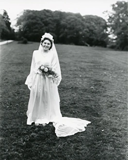 Bouquet Prints: Bridal pose, Ebernoe, 1940s