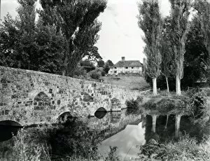 Images Dated 11th June 2015: Bridge at Stedham - September 1947