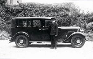 Images Dated 1st June 2015: Chauffeur and his Austin - January 1947