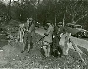 Images Dated 22nd August 2014: Deer hunters in West Sussex, February 1938