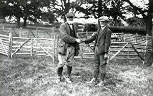 Images Dated 5th December 2012: Two gentlemen shaking hands, October 1927