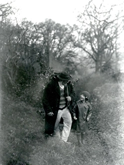 Holly gathering, December 1932