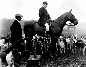 Images Dated 19th January 2012: Hunt at Pipers Bridge, West Sussex, December 1924