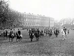 Images Dated 26th February 2015: Leconfield Opening Meet, Petworth House - November 1938