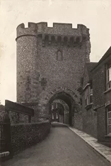 Images Dated 17th January 2014: Lewes Castle, 1906