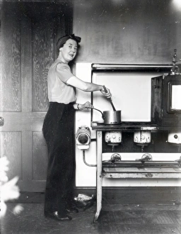 George Garland Prints: How do you like my cooker? - 30 September 1945