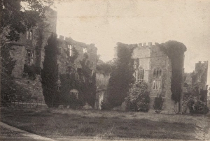 Midhurst: Cowdray ruins, 1905 Midhurst: Cowdray ruins, 1905