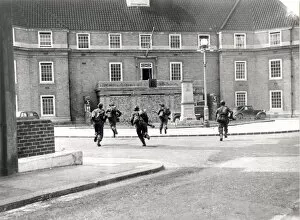 Images Dated 29th April 2009: Mock-attack on Town Hall, Bognor, by Home Guard