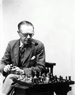 Images Dated 18th May 2015: The Photographer plays Chess - January 1946