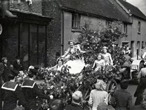Images Dated 21st May 2015: Pulborough Victory Revels - 10 June 1946