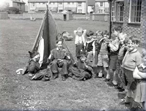 Images Dated 17th September 2014: Pupils in fancy dress at Lancastrian Infants School, Chichester, May 1956