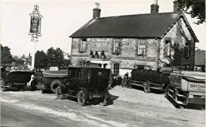 Images Dated 20th February 2014: Railway Inn, Petworth, with parked cars and coaches, 1925