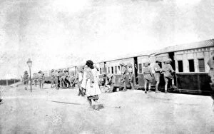 Images Dated 17th March 2015: RSR 2 / 6th Battalion, Drawing Rations on train journey, India
