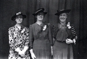 Clothing Prints: Sisters - September 1941