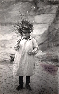 Country Prints: A Sussex Rustic, [Jan. 1925]