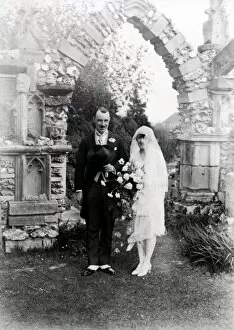 Images Dated 5th December 2012: Wedding couple at Graffham, 1920s
