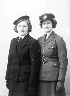 Images Dated 9th April 2015: Women at War - about 1942